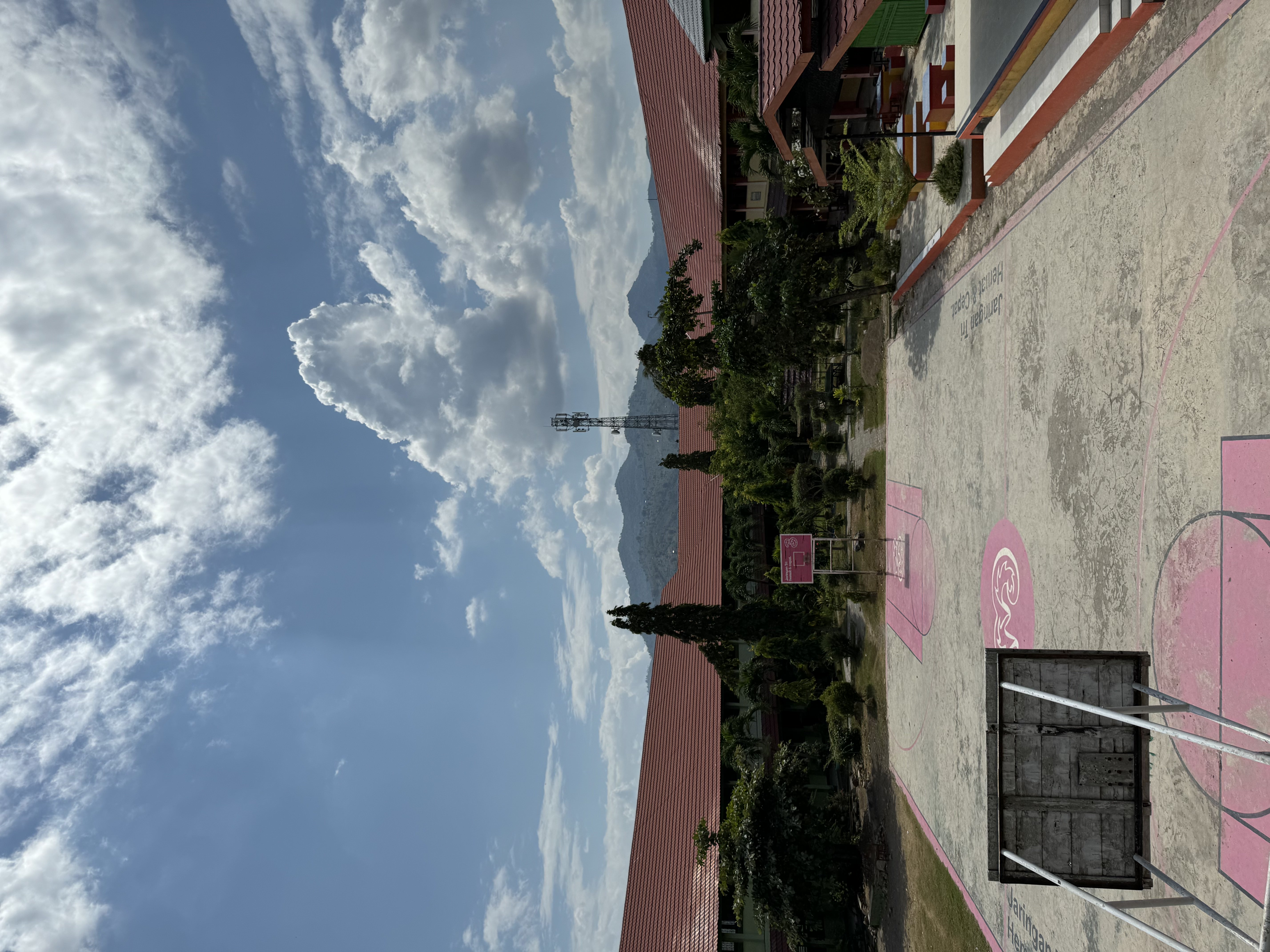 Hoops Beneath the Peaks